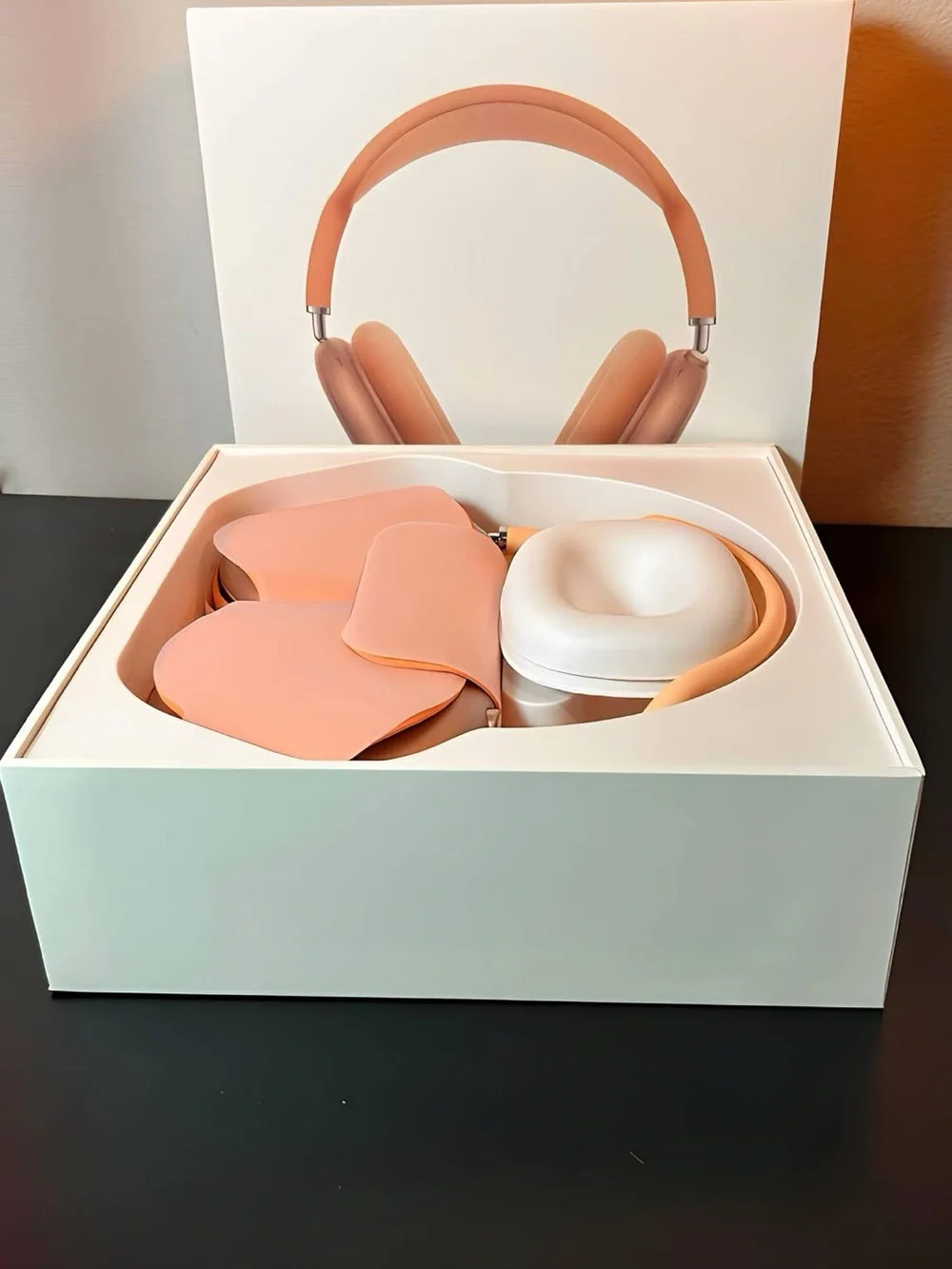 Apple AirPods Max Pink/Gold Over-Ear Headphones